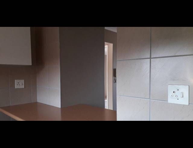 2 BEDROOM FLAT RENTED IN CAVERSHAM GLEN